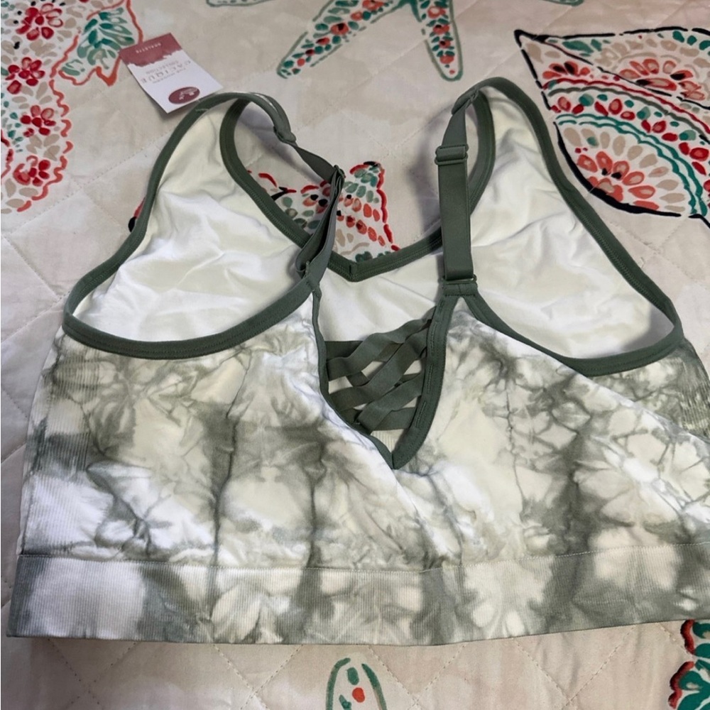 Cacique by lane Bryant 
Bralette 
NWT 
SIze 14/16 - Picture 4 of 4